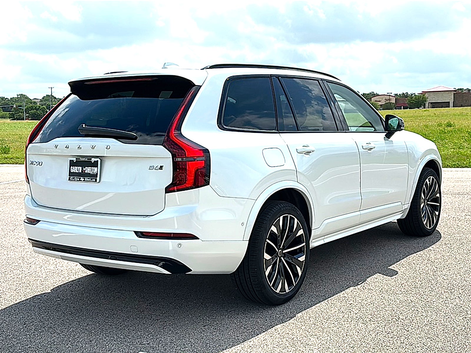 2026 Volvo XC90 B6 Ultra Dark Theme 6-Seater