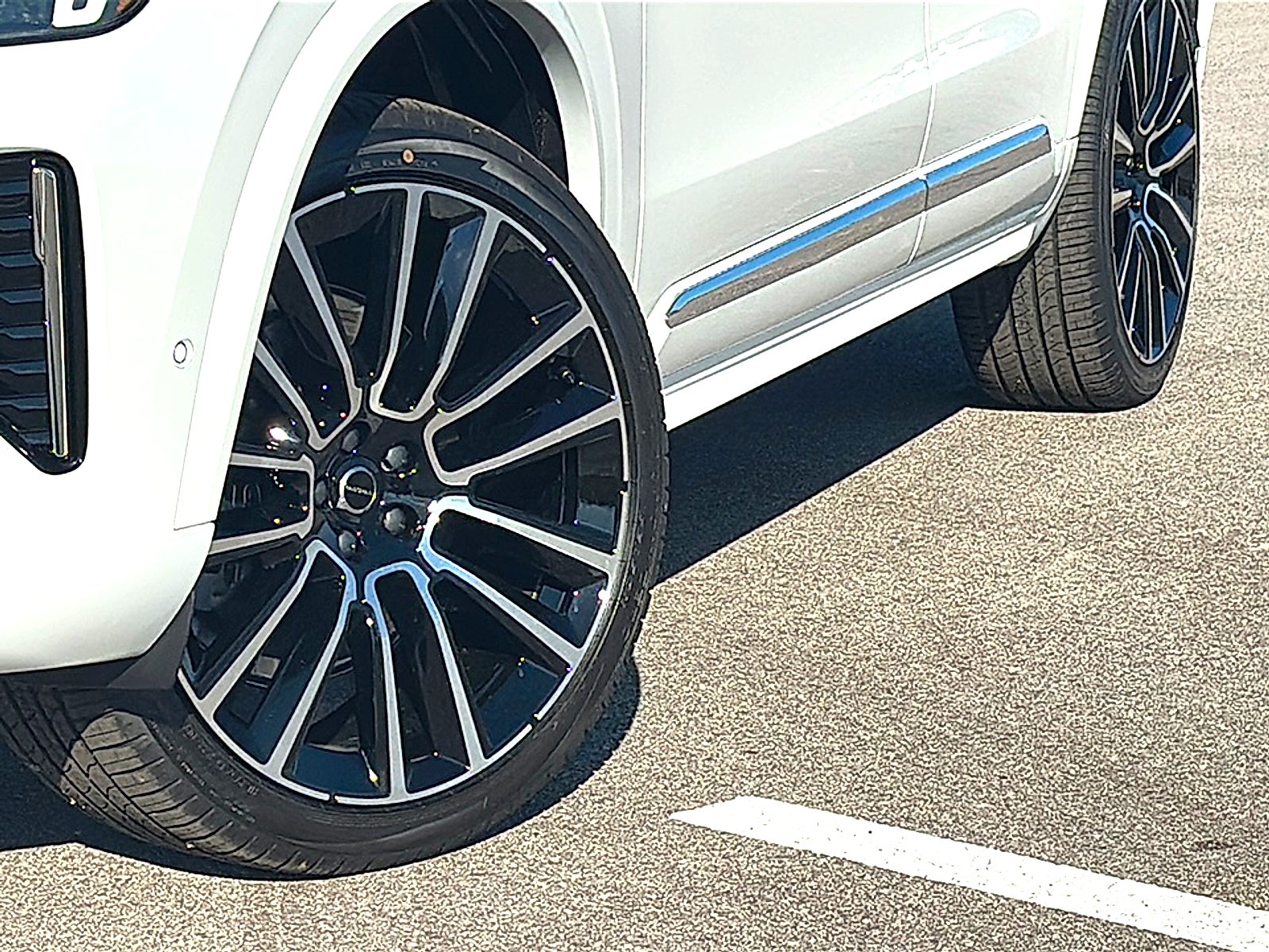 2026 Volvo XC90 Plus, B6 AWD Gas (mild hybrid), Gasoline, Bright, 7 Seats