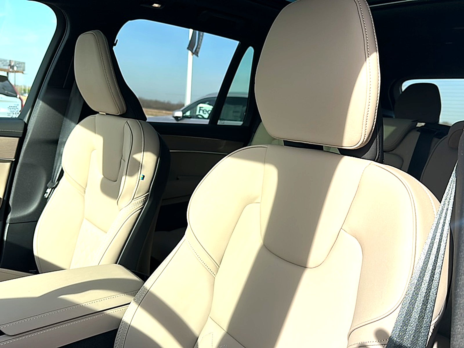 2026 Volvo XC90 Plus, B6 AWD Gas (mild hybrid), Gasoline, Bright, 7 Seats