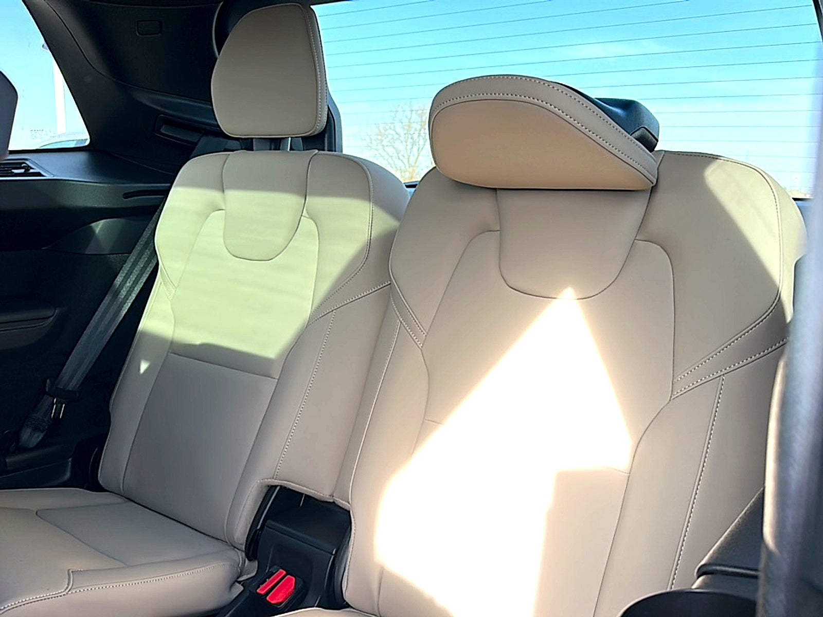 2026 Volvo XC90 Plus, B6 AWD Gas (mild hybrid), Gasoline, Bright, 7 Seats