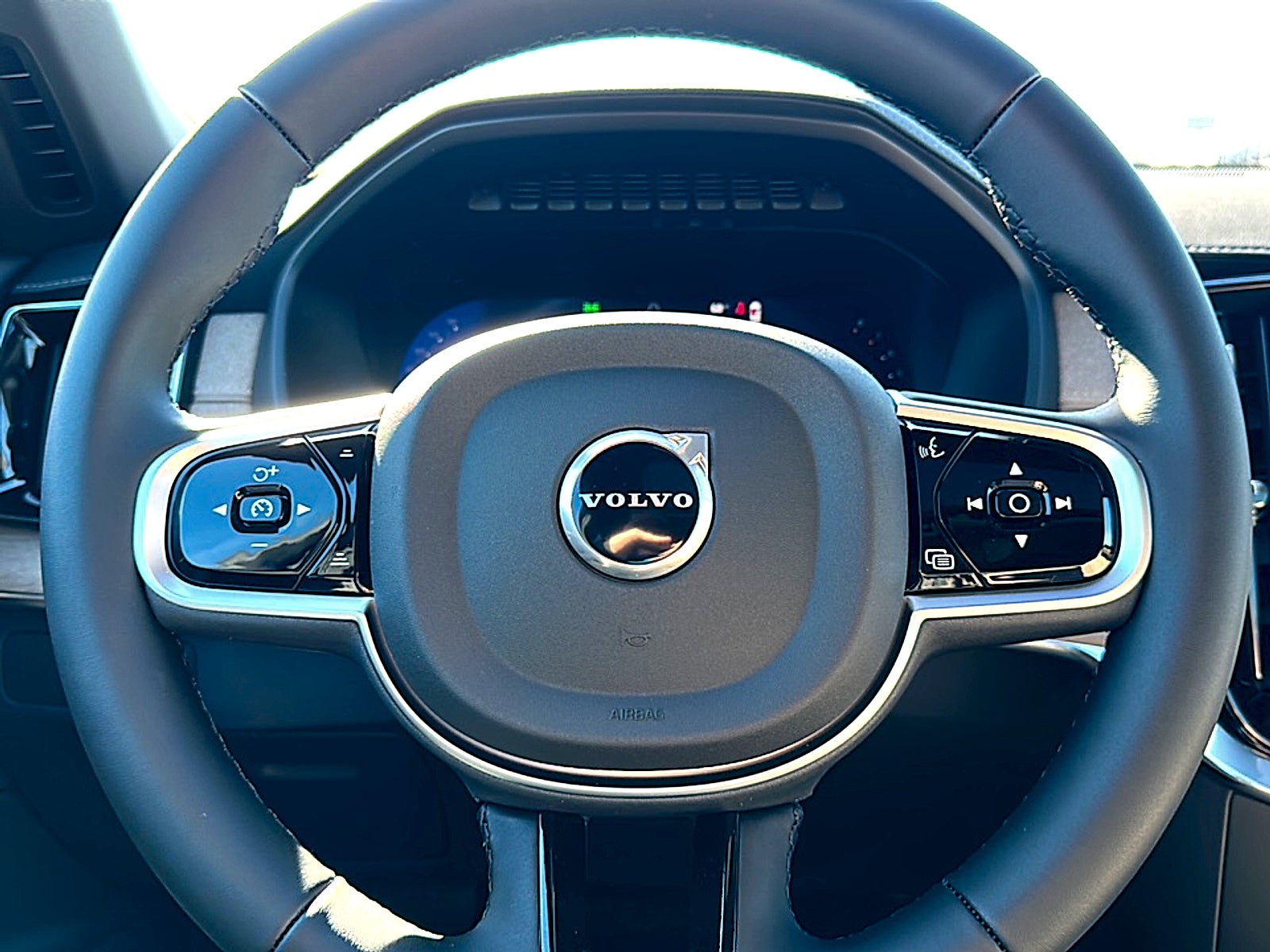 2026 Volvo XC90 Plus, B6 AWD Gas (mild hybrid), Gasoline, Bright, 7 Seats