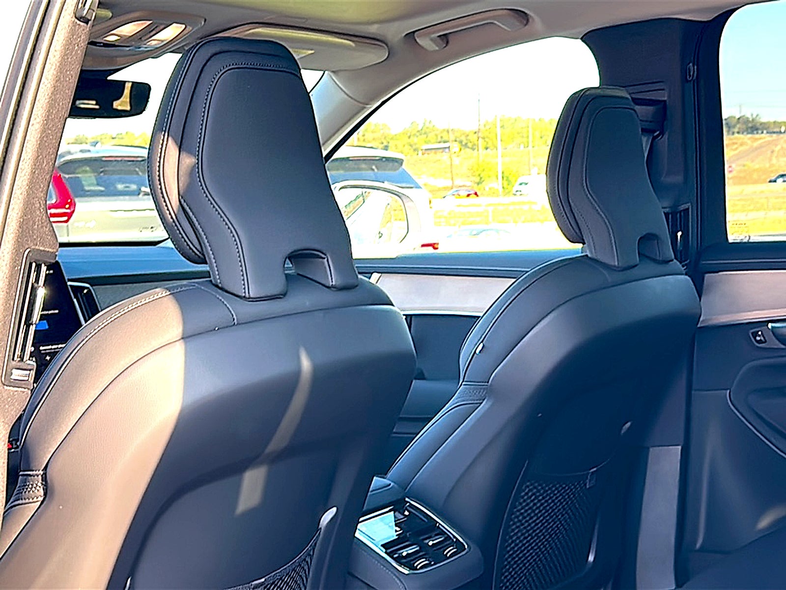 2026 Volvo XC90 Plus, B5 AWD Gas (mild hybrid), Gasoline, Bright, 6 Seats