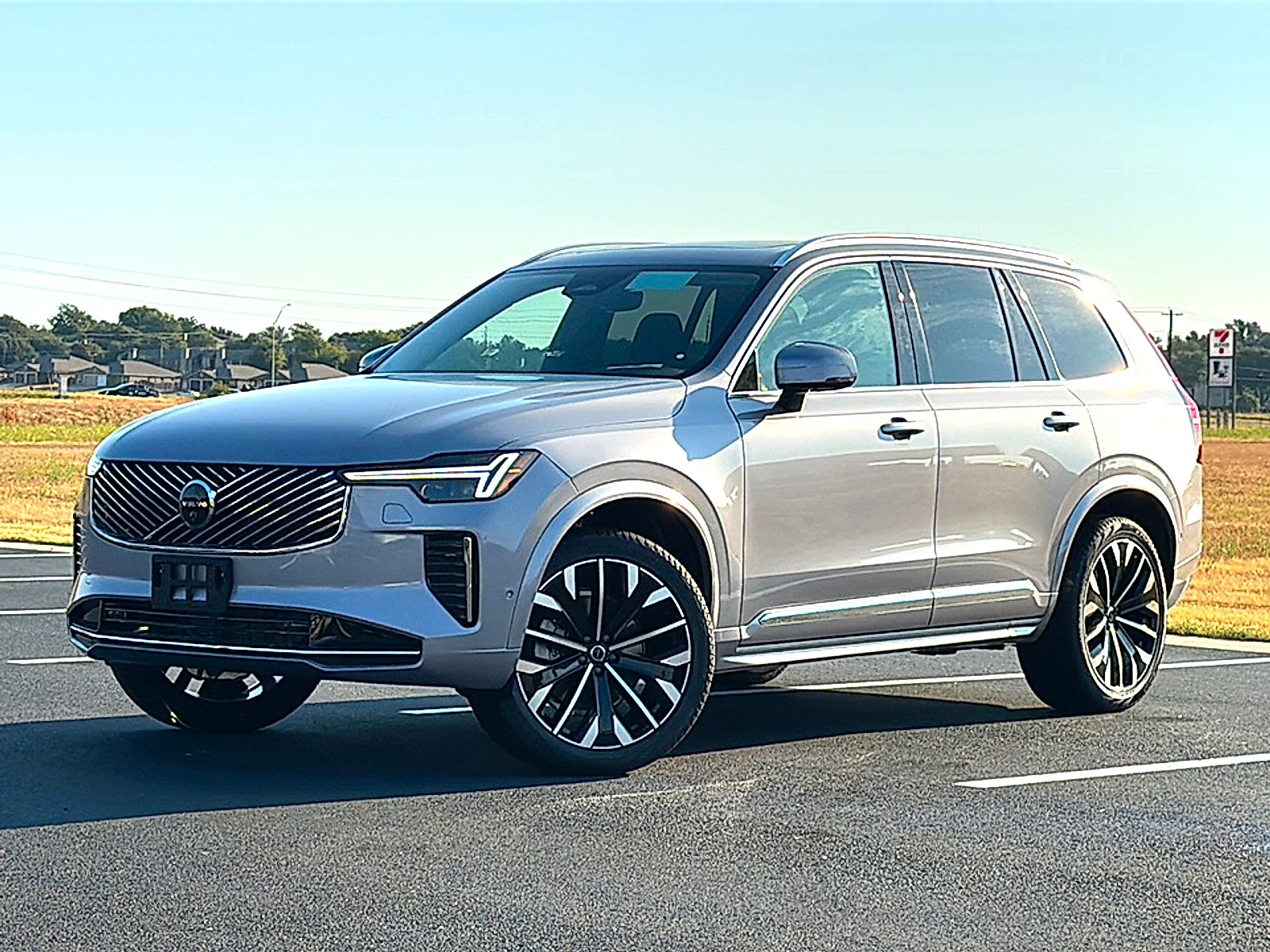 2026 Volvo XC90 Plus, B5 AWD Gas (mild hybrid), Gasoline, Bright, 6 Seats