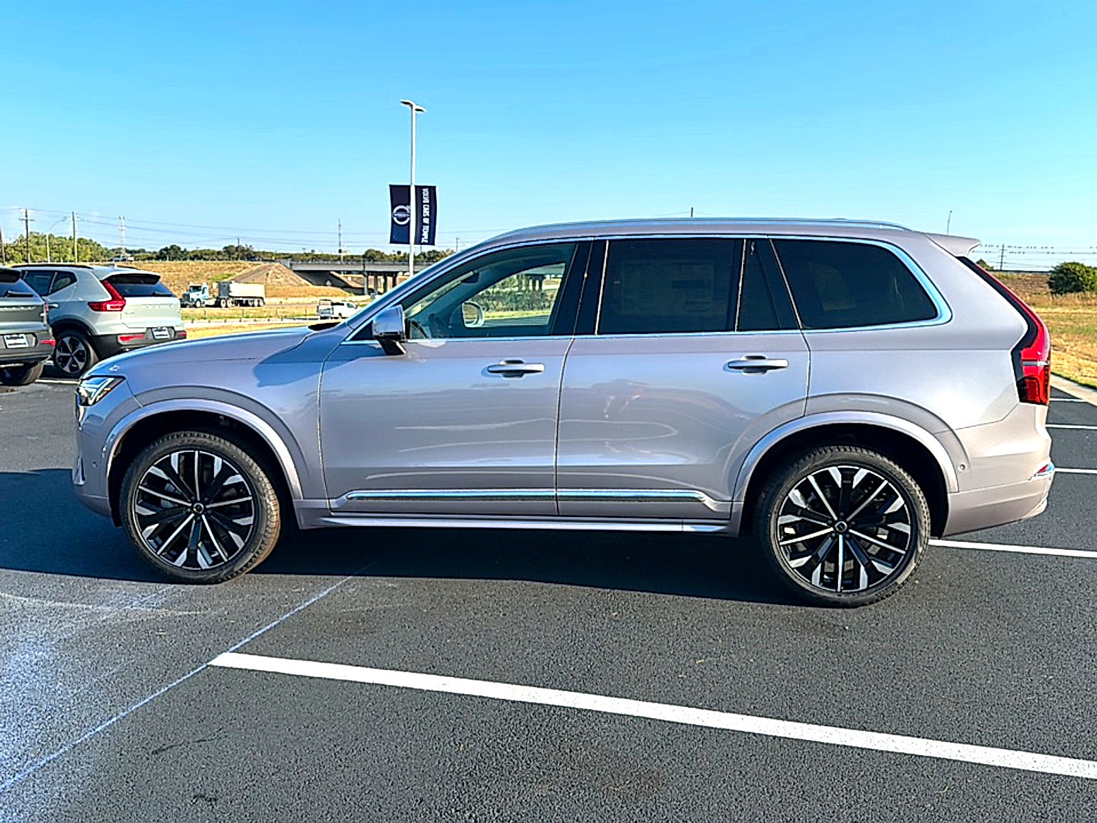 2026 Volvo XC90 Plus, B5 AWD Gas (mild hybrid), Gasoline, Bright, 6 Seats