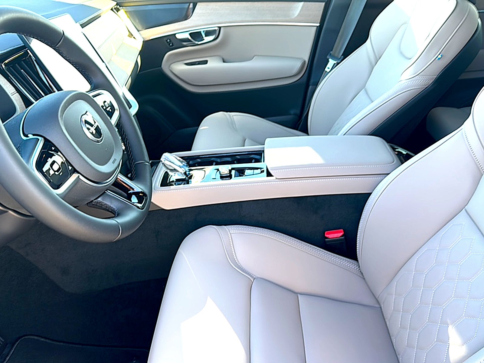 2026 Volvo XC90 B6 Plus 7-Seater