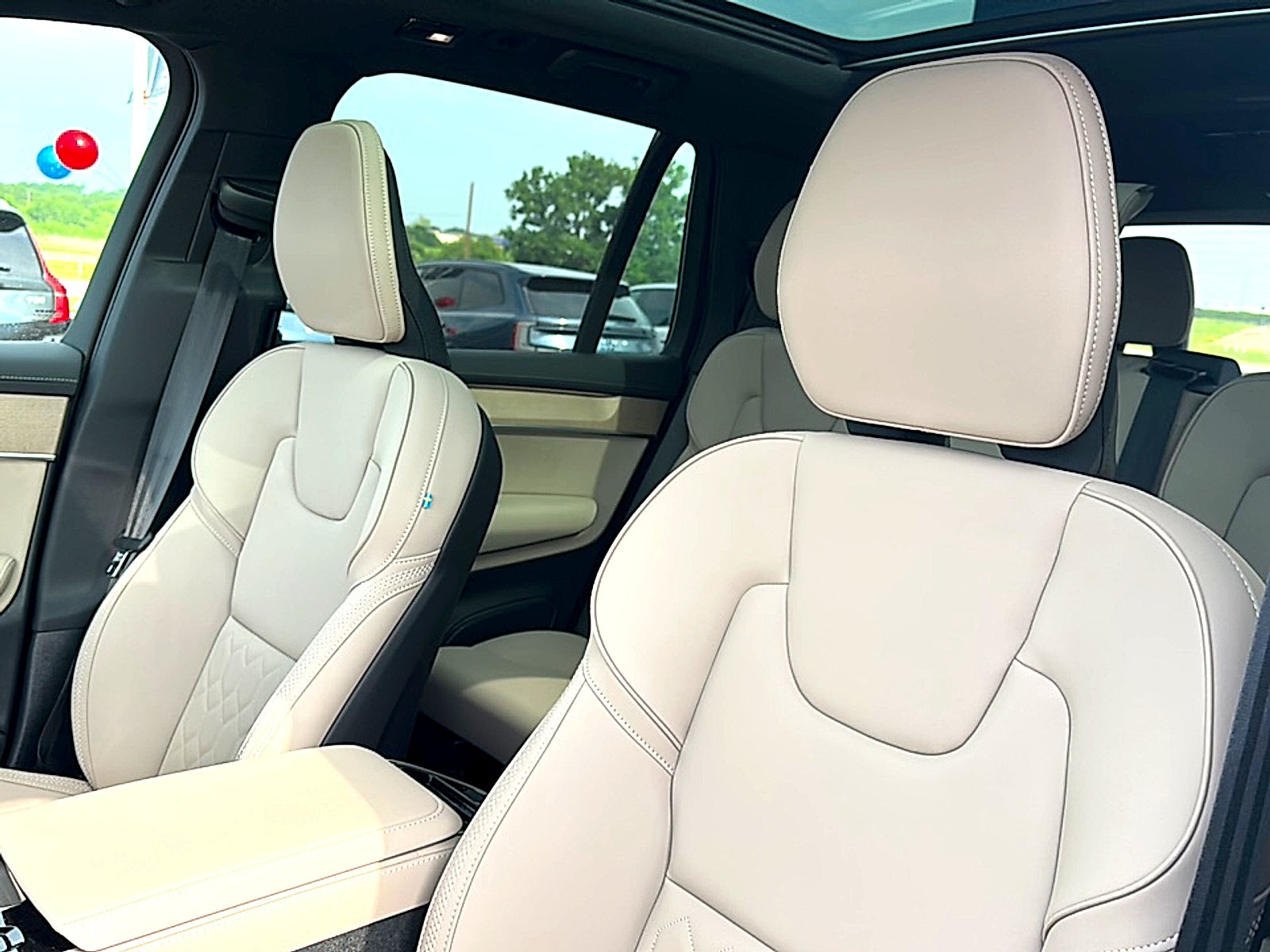 2026 Volvo XC90 Plus, B6 AWD Gas (mild hybrid), Gasoline, Bright, 7 Seats