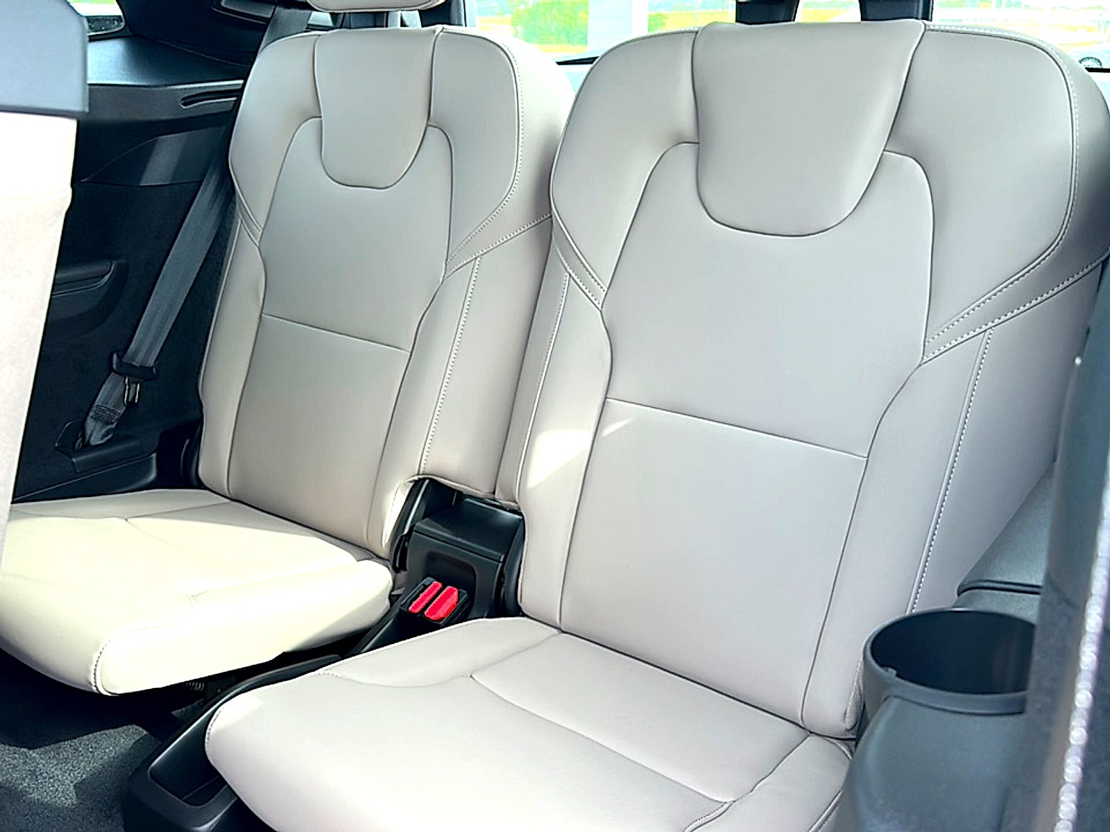 2026 Volvo XC90 Plus, B6 AWD Gas (mild hybrid), Gasoline, Bright, 7 Seats