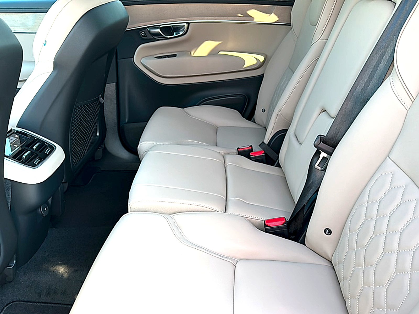 2027 Volvo XC90 Plus