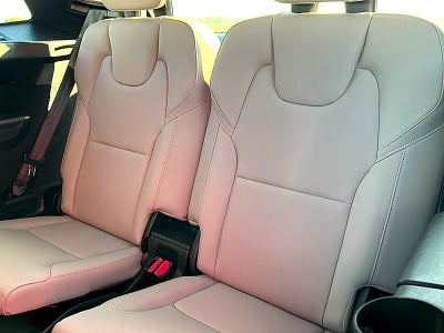 2027 Volvo XC90 Plus