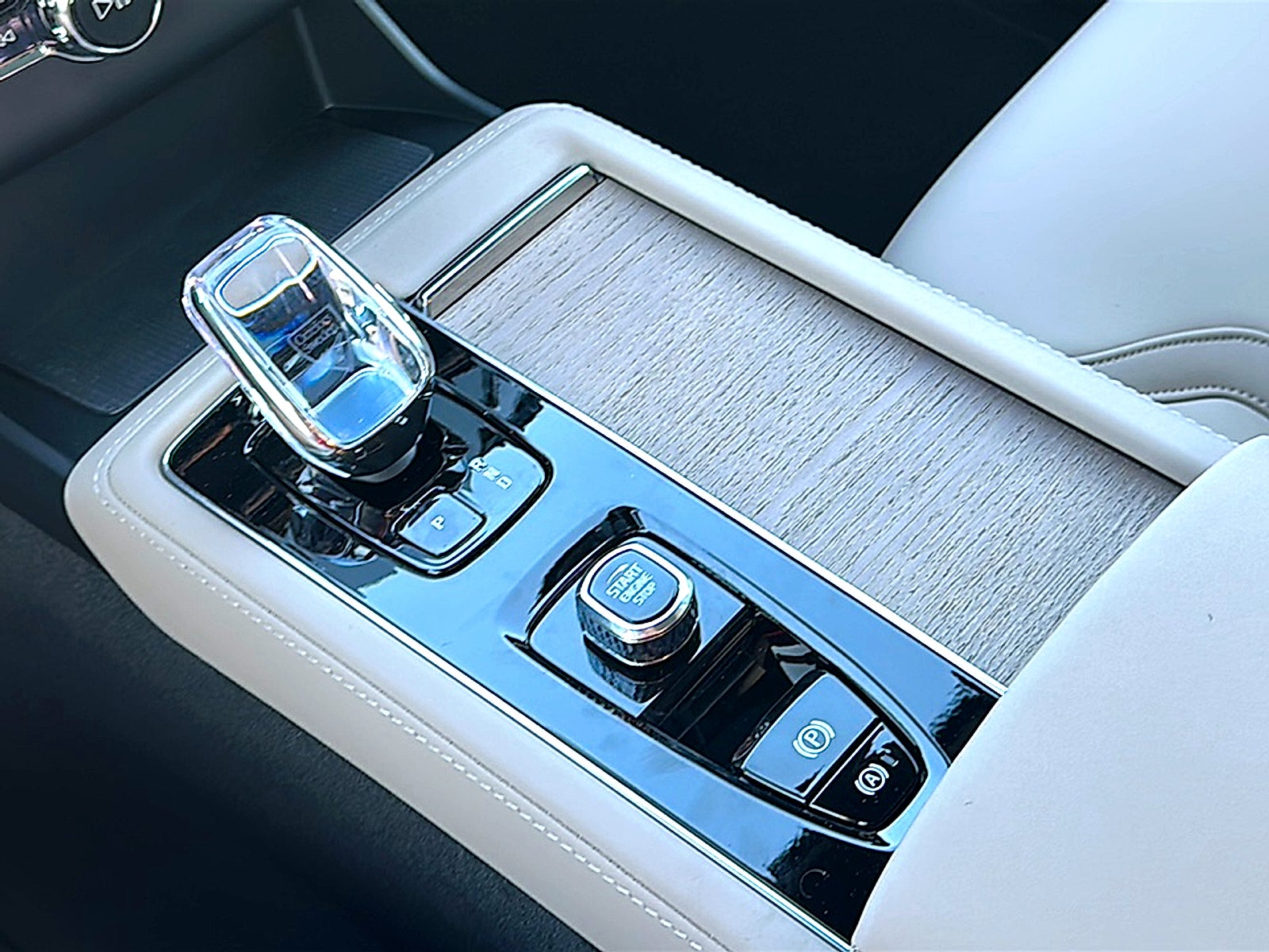 2027 Volvo XC90 Plus