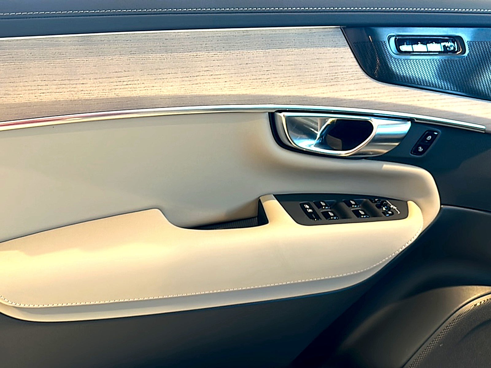 2027 Volvo XC90 Ultra