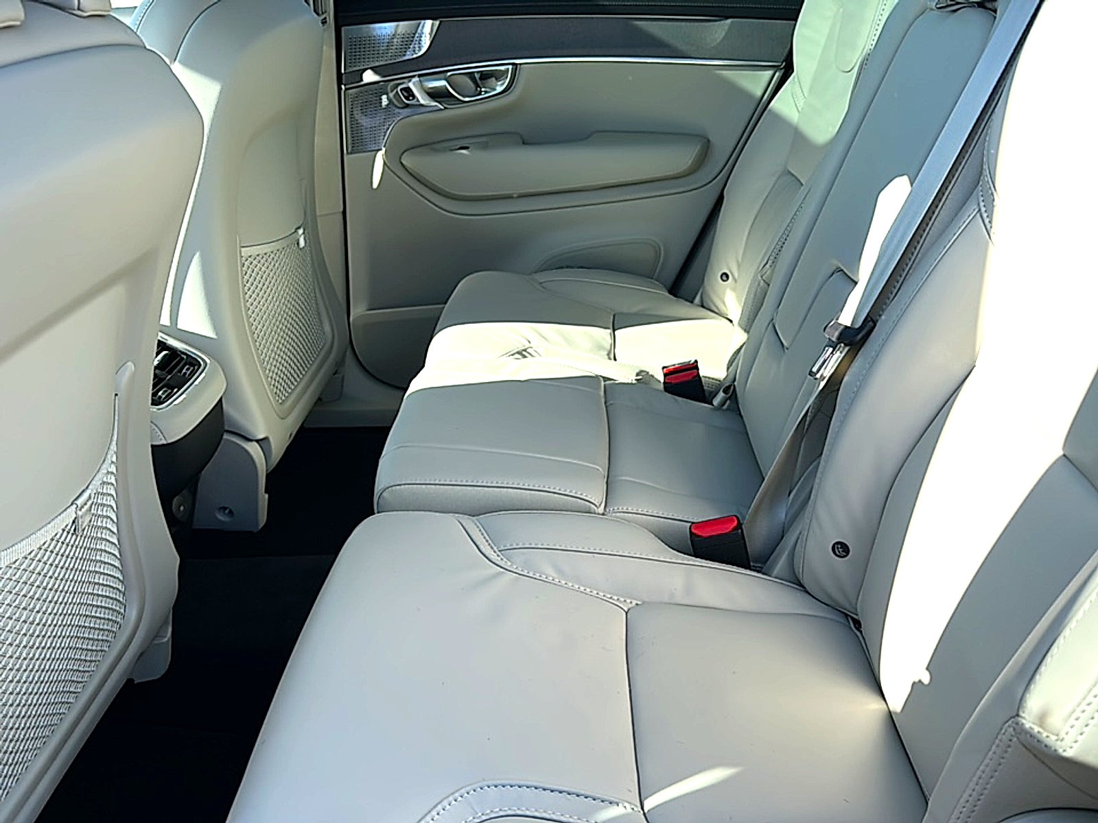 2026 Volvo XC90 Ultra, B6 AWD Gas (mild hybrid), Gasoline, Bright, 7 Seats