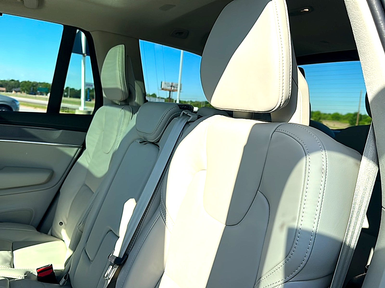 2026 Volvo XC90 Ultra, B6 AWD Gas (mild hybrid), Gasoline, Bright, 7 Seats