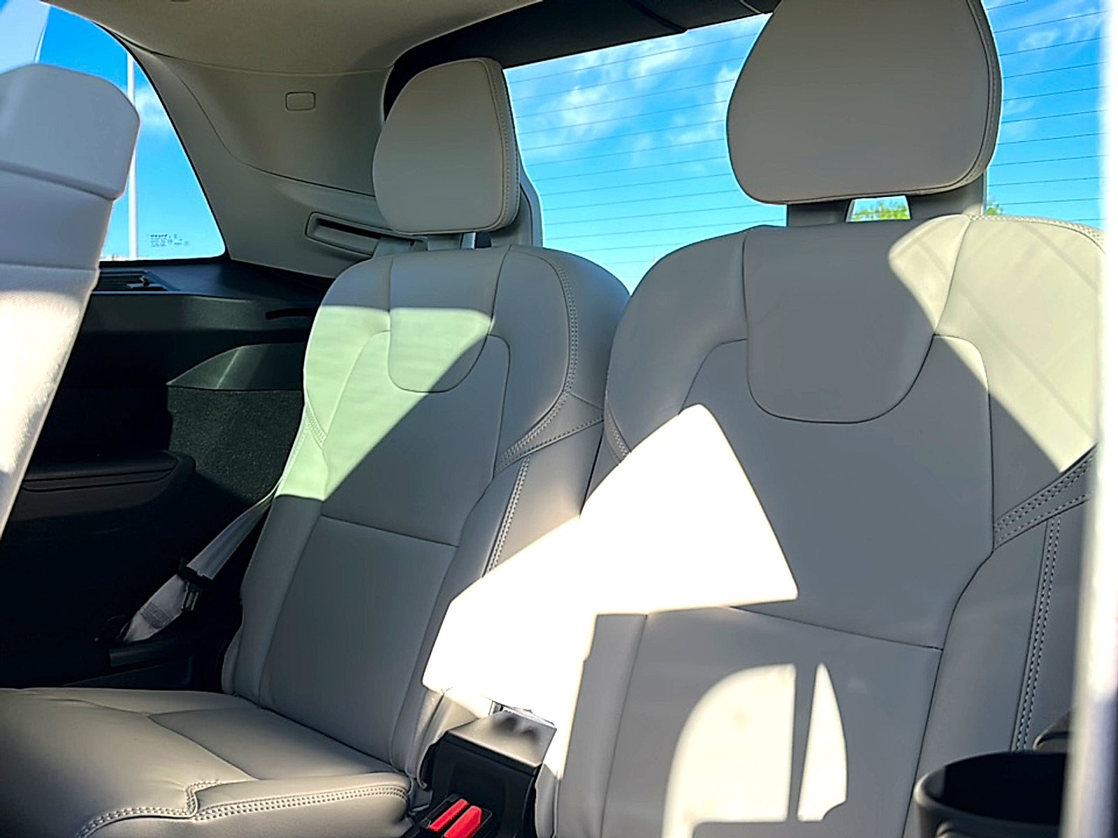 2026 Volvo XC90 Ultra, B6 AWD Gas (mild hybrid), Gasoline, Bright, 7 Seats
