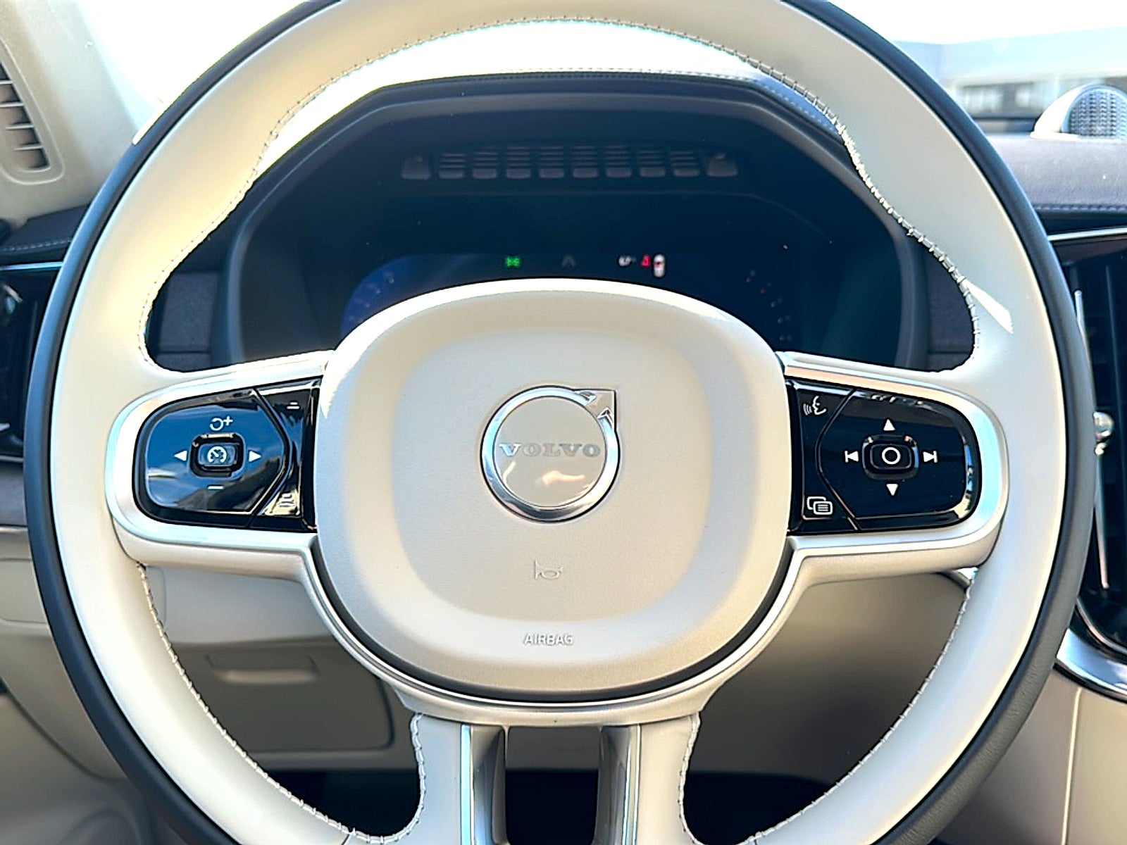 2026 Volvo XC90 Ultra, B6 AWD Gas (mild hybrid), Gasoline, Bright, 7 Seats