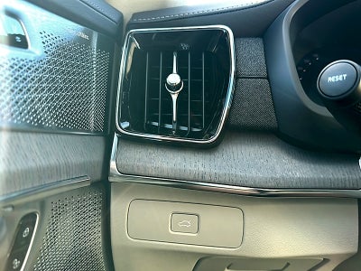 2026 Volvo XC90 Ultra, B6 AWD Gas (mild hybrid), Gasoline, Bright, 7 Seats