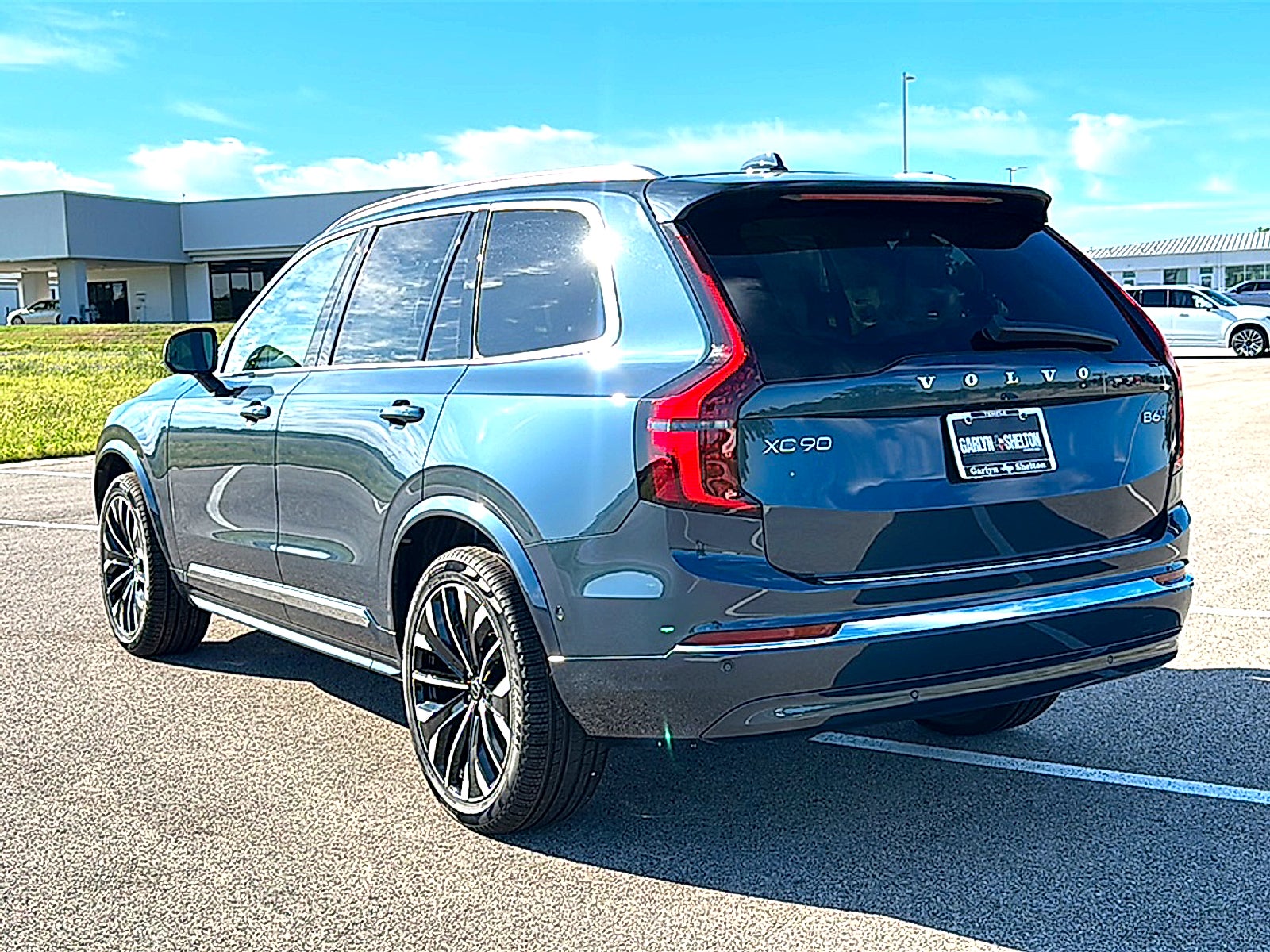 2026 Volvo XC90 Ultra, B6 AWD Gas (mild hybrid), Gasoline, Bright, 7 Seats