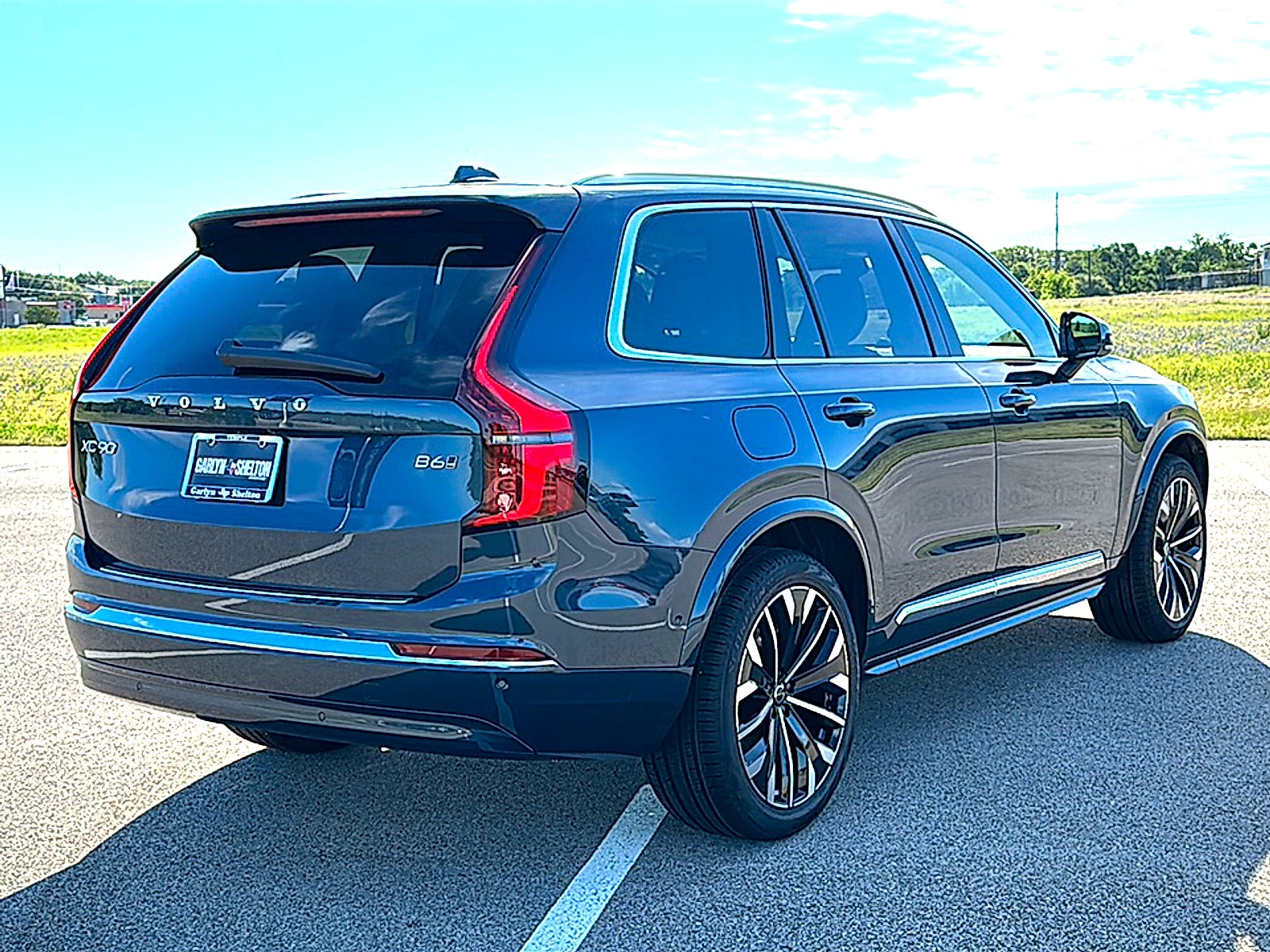 2026 Volvo XC90 Ultra, B6 AWD Gas (mild hybrid), Gasoline, Bright, 7 Seats