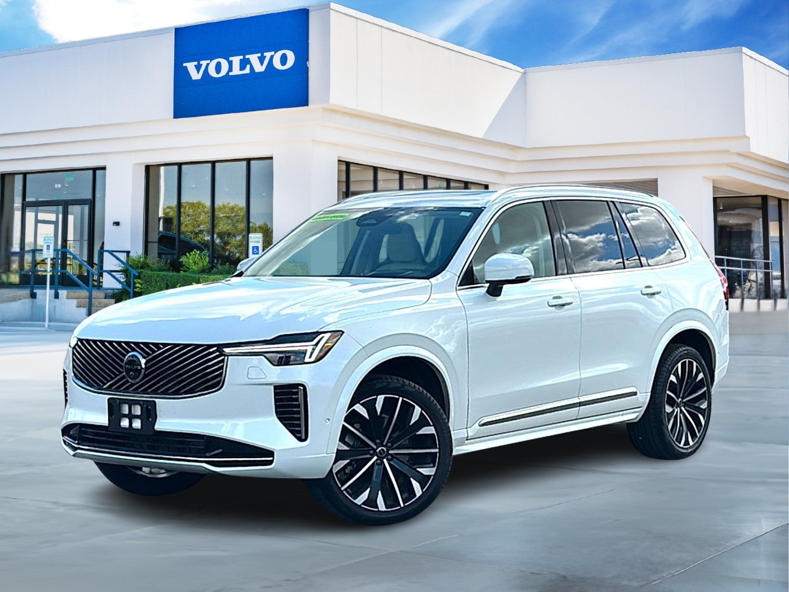 2026 Volvo XC90 Ultra, B6 AWD Gas (mild hybrid), Gasoline, Bright, 7 Seats