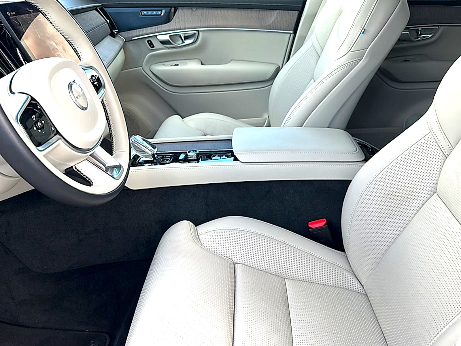 2026 Volvo XC90 Ultra, B6 AWD Gas (mild hybrid), Gasoline, Bright, 7 Seats