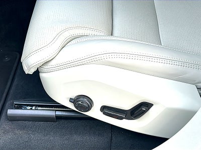 2026 Volvo XC90 Ultra, B6 AWD Gas (mild hybrid), Gasoline, Bright, 7 Seats