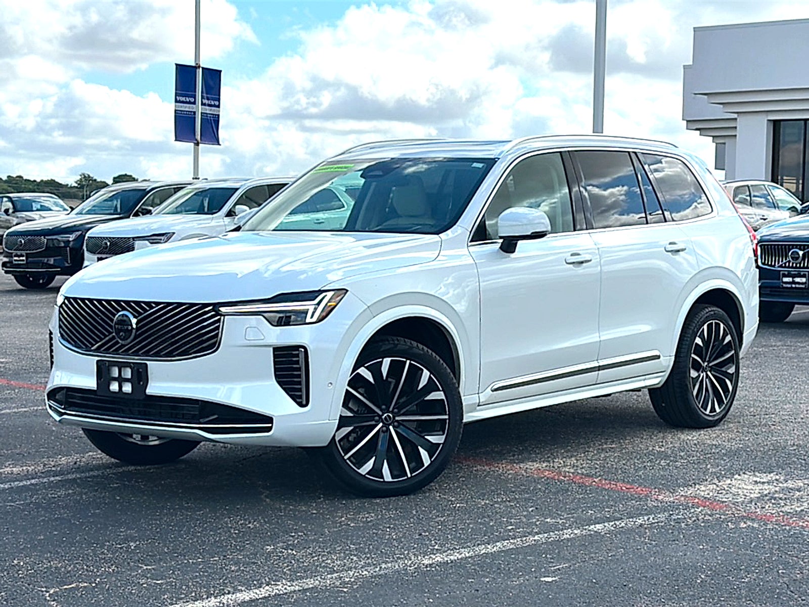 2026 Volvo XC90 Ultra, B6 AWD Gas (mild hybrid), Gasoline, Bright, 7 Seats