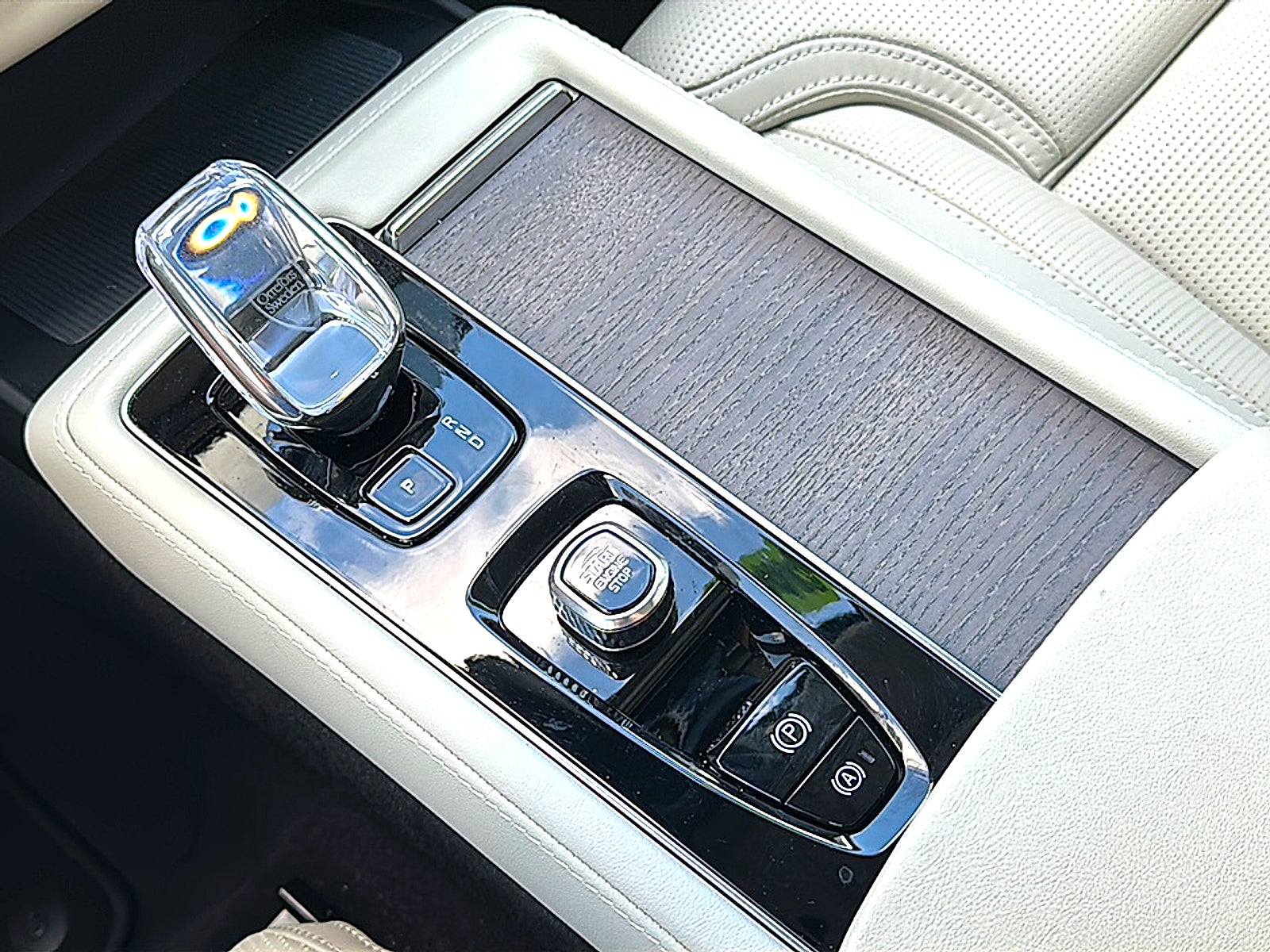2026 Volvo XC90 Ultra, B6 AWD Gas (mild hybrid), Gasoline, Bright, 7 Seats