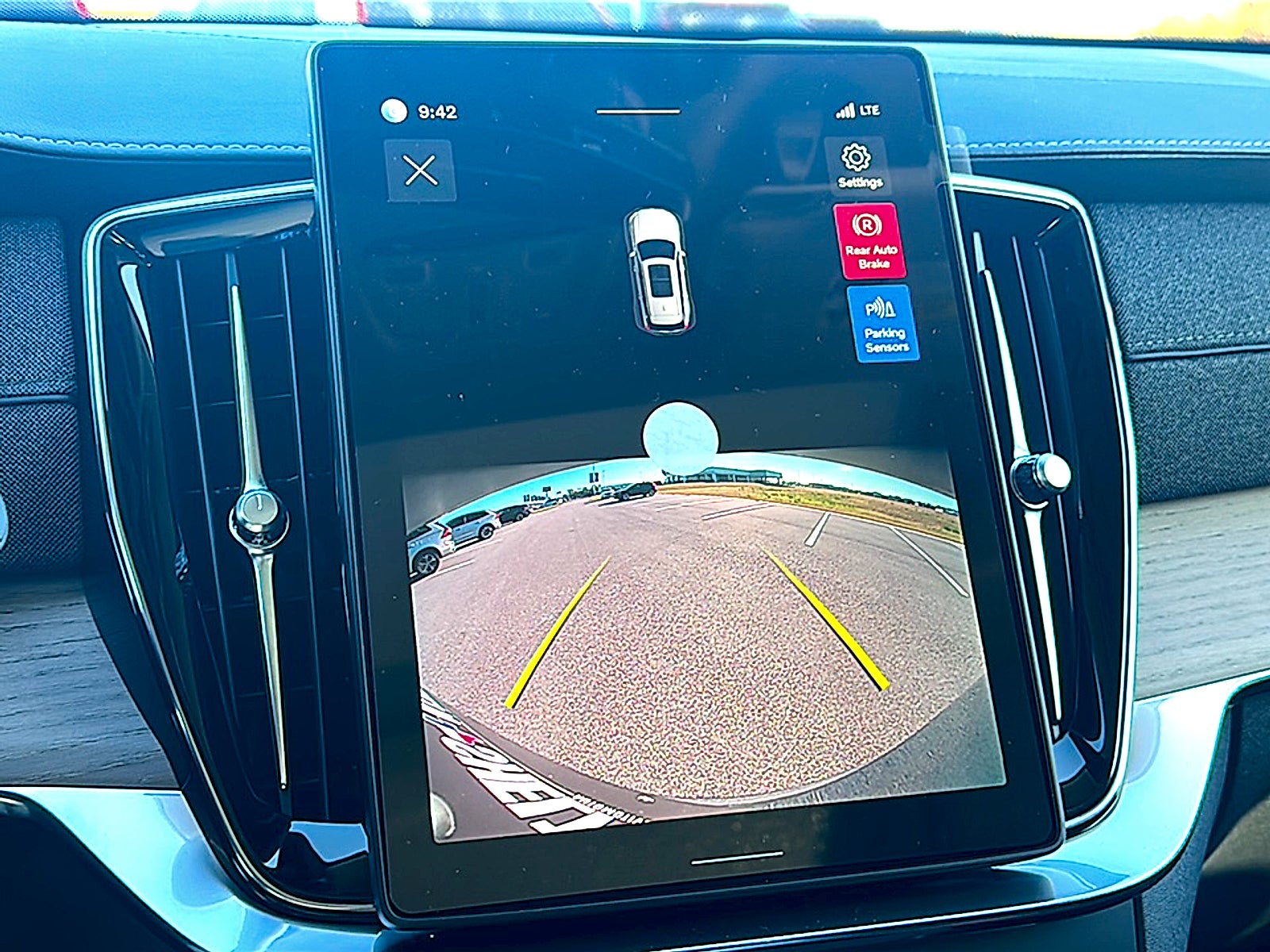 2026 Volvo XC90 B6 Core