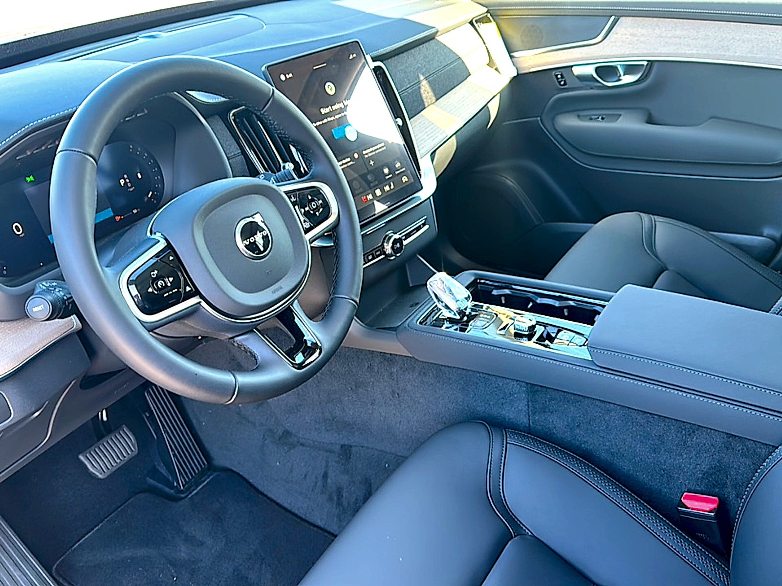 2026 Volvo XC90 B6 Core