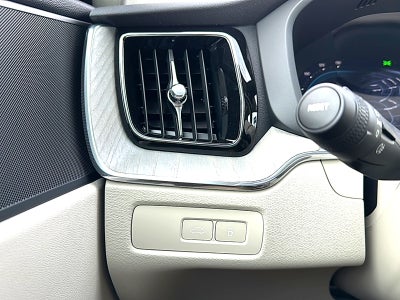 2024 Volvo XC60 Recharge Plug-In Hybrid T8 Plus Dark Theme