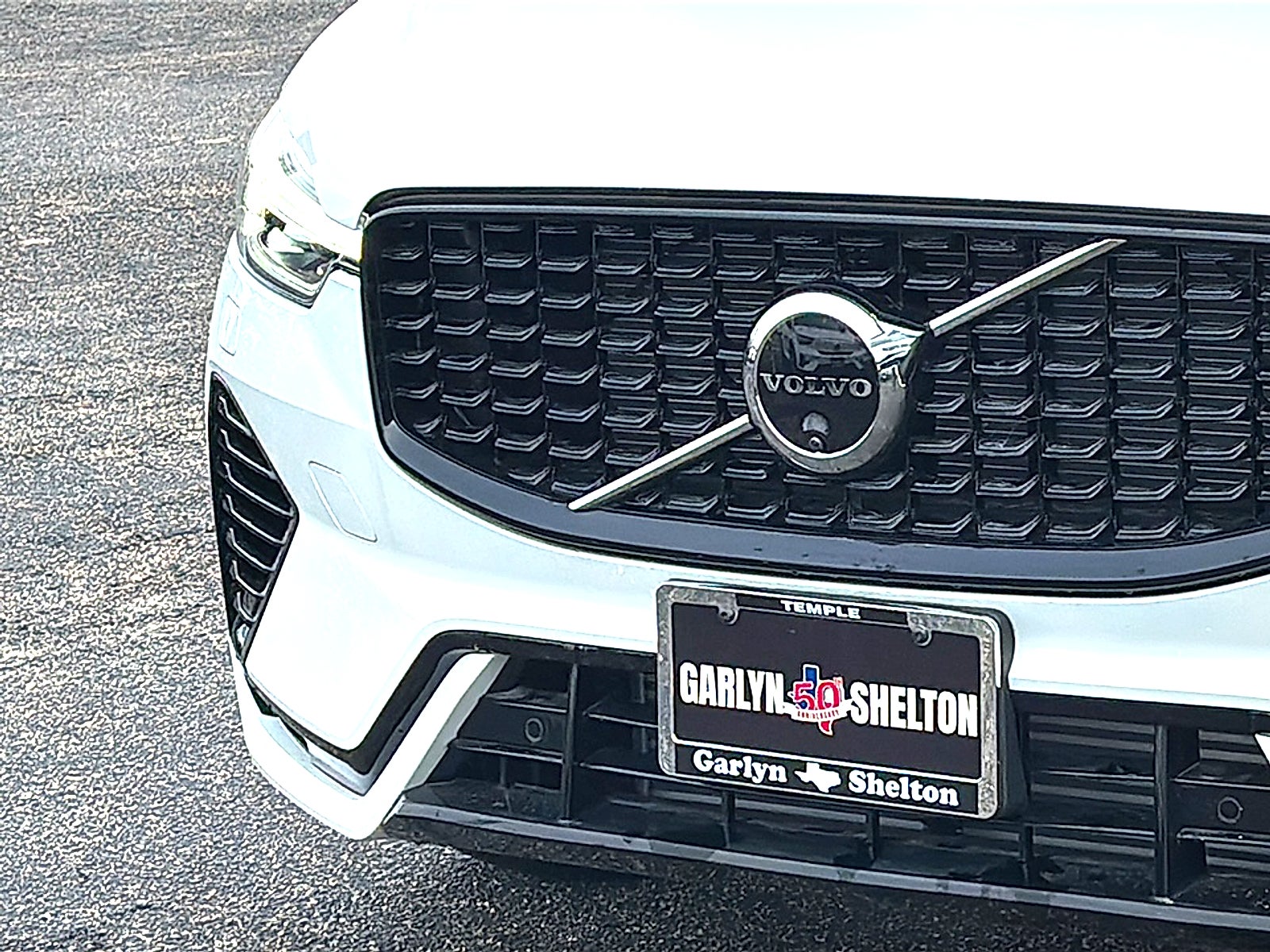 2024 Volvo XC60 Recharge Plug-In Hybrid T8 Plus Dark Theme