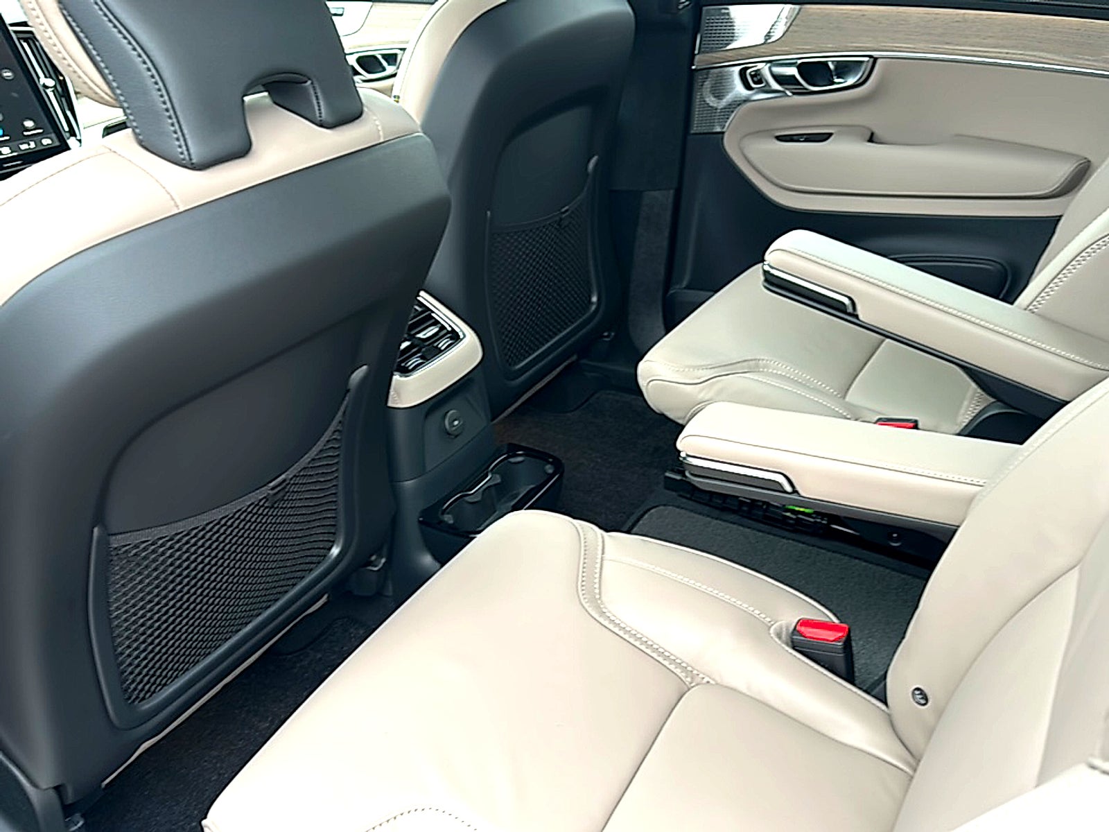 2025 Volvo XC90 Plug-In Hybrid T8 Ultra 6-Seater