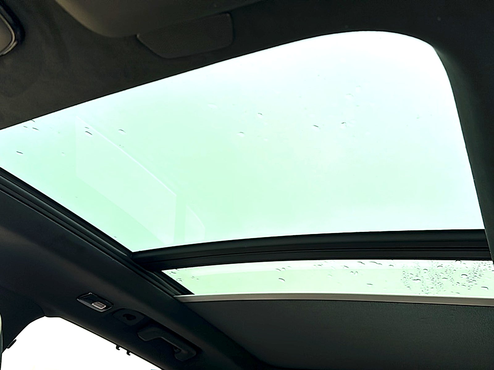 2025 Volvo XC90 Plug-In Hybrid T8 Ultra 6-Seater