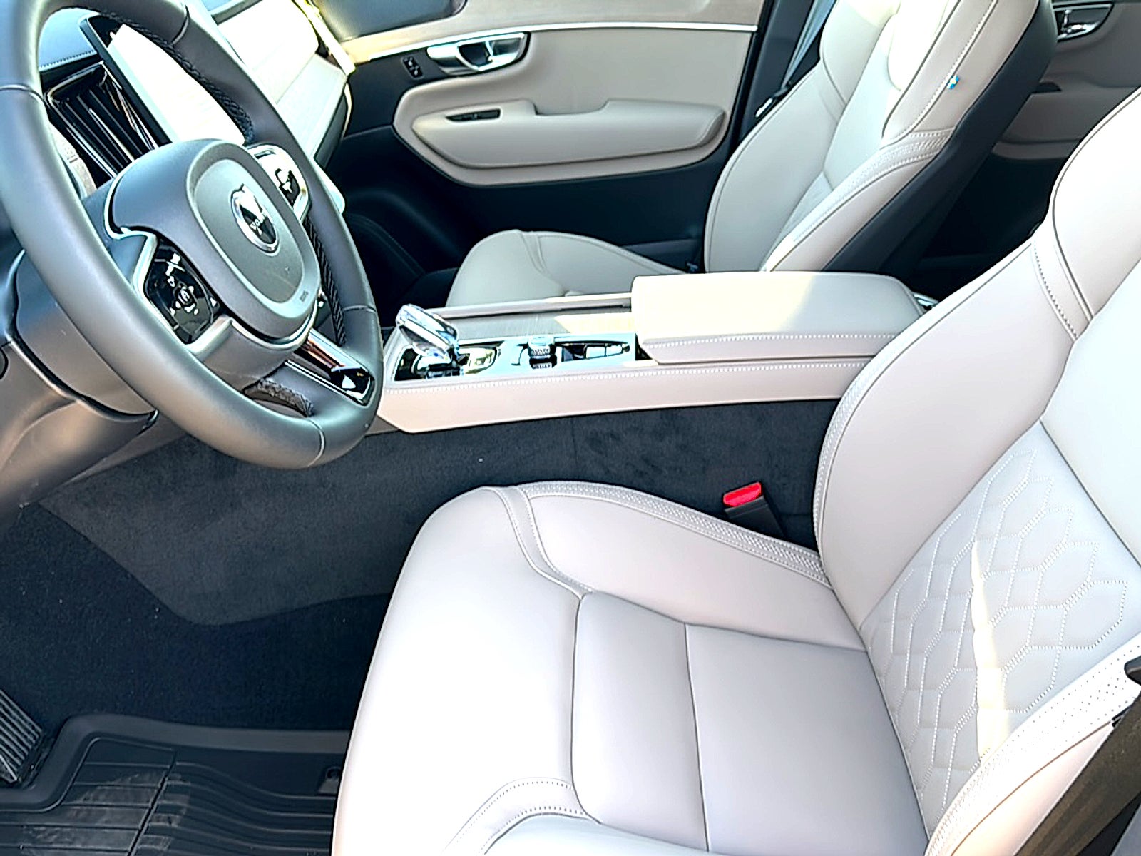 2025 Volvo XC90 Plug-In Hybrid T8 Plus 7-Seater