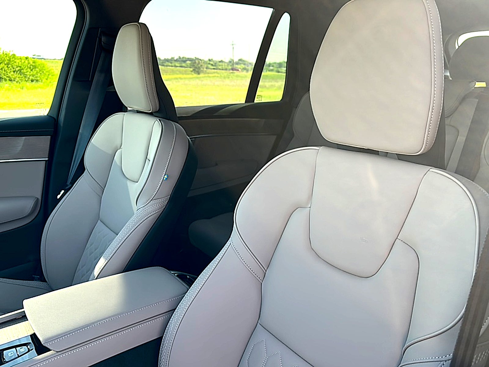 2025 Volvo XC90 Plug-In Hybrid T8 Plus 7-Seater