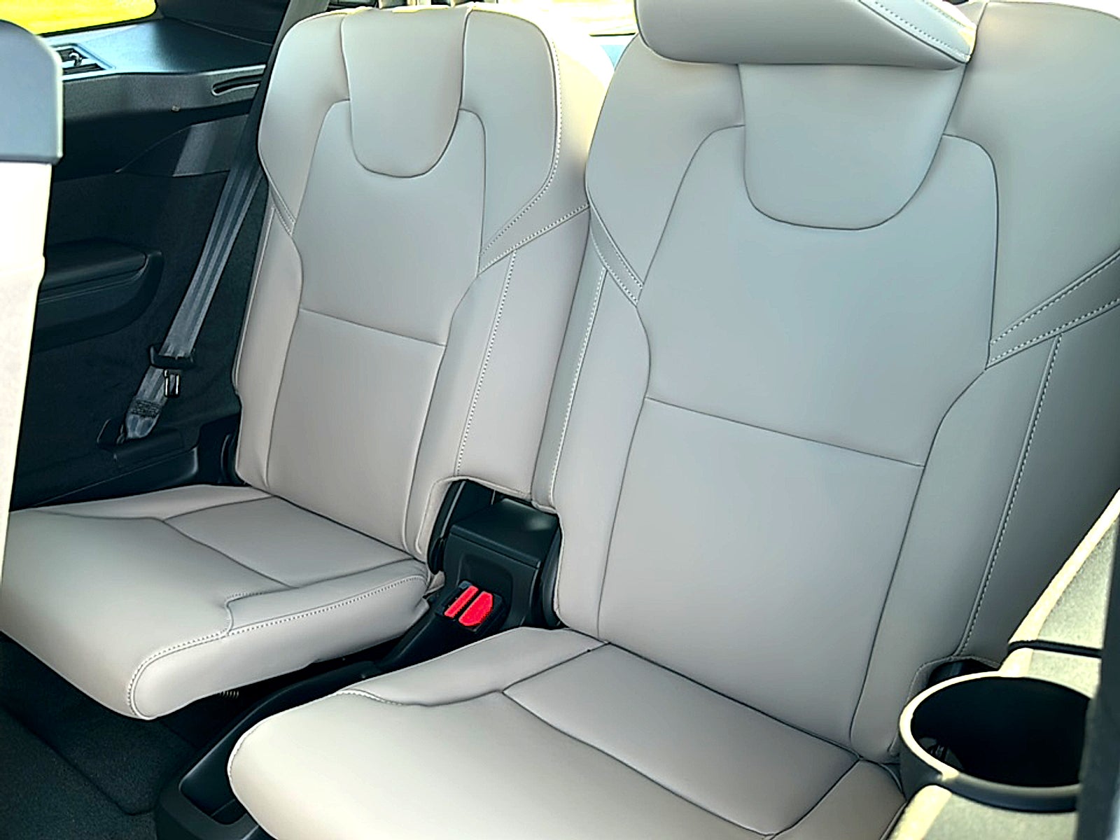 2025 Volvo XC90 Plug-In Hybrid T8 Plus 7-Seater