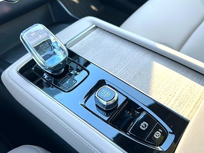 2025 Volvo XC90 Plug-In Hybrid T8 Plus 7-Seater