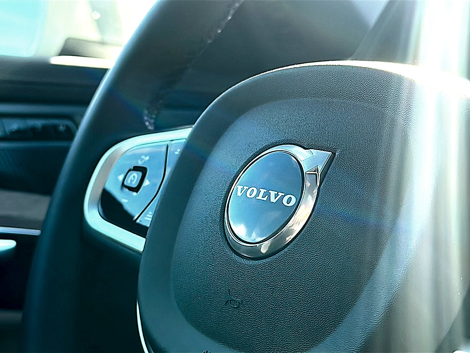 2026 Volvo XC90 Plug-In Hybrid Plus, T8 AWD, Electric/Gasoline, Bright, 7 Seats
