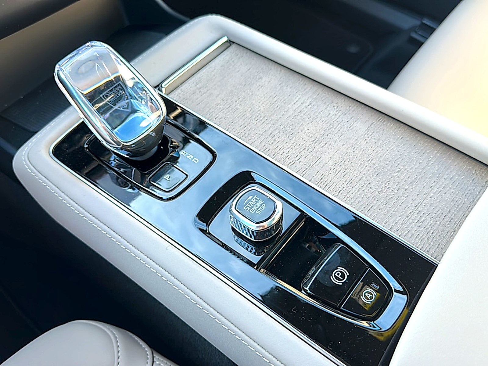 2026 Volvo XC90 Plug-In Hybrid Plus, T8 AWD, Electric/Gasoline, Bright, 7 Seats