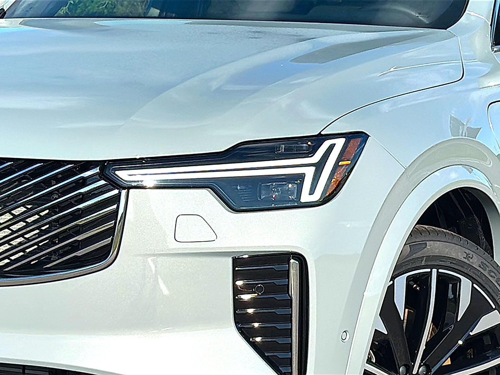 2026 Volvo XC90 Plug-In Hybrid Plus, T8 AWD, Electric/Gasoline, Bright, 7 Seats