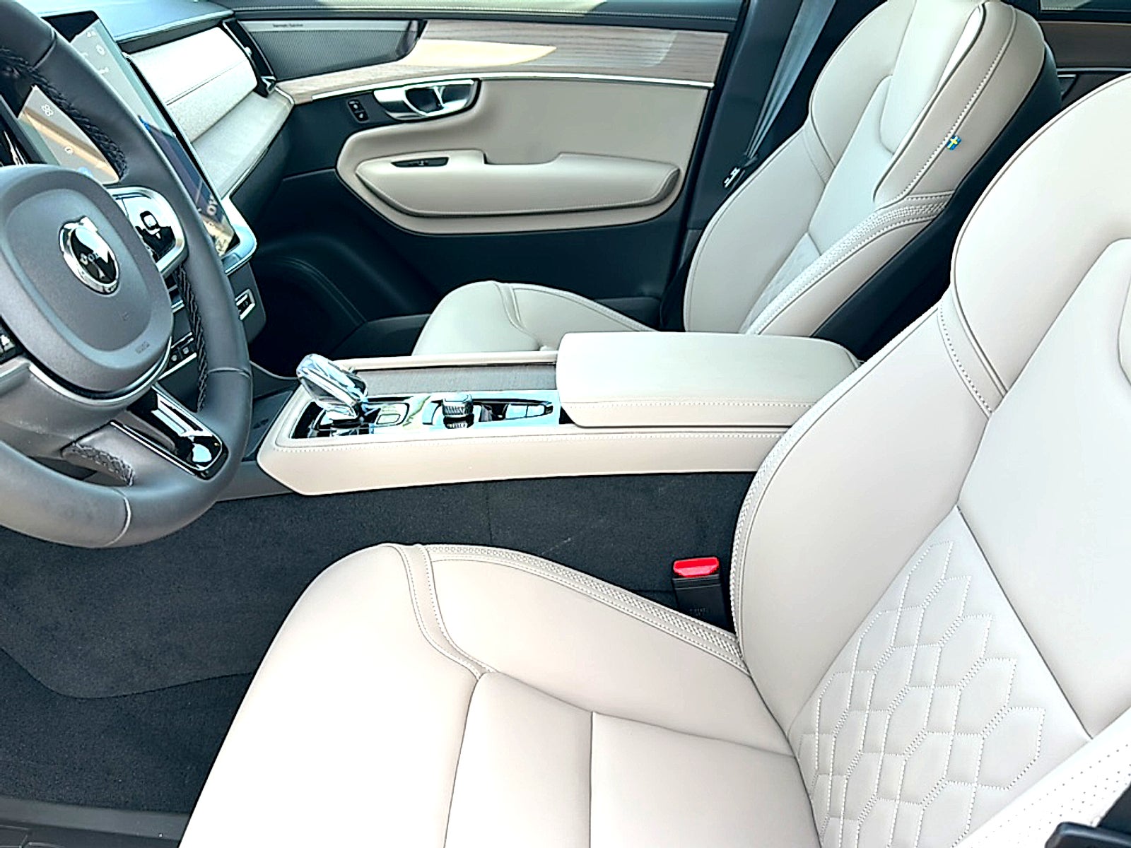 2026 Volvo XC90 Plug-In Hybrid Plus, T8 AWD, Electric/Gasoline, Bright, 7 Seats