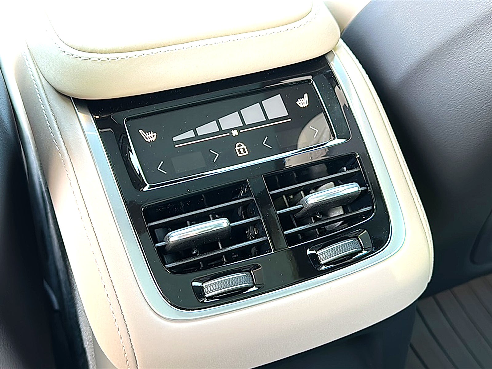 2026 Volvo XC90 Plug-In Hybrid Plus, T8 AWD, Electric/Gasoline, Bright, 7 Seats
