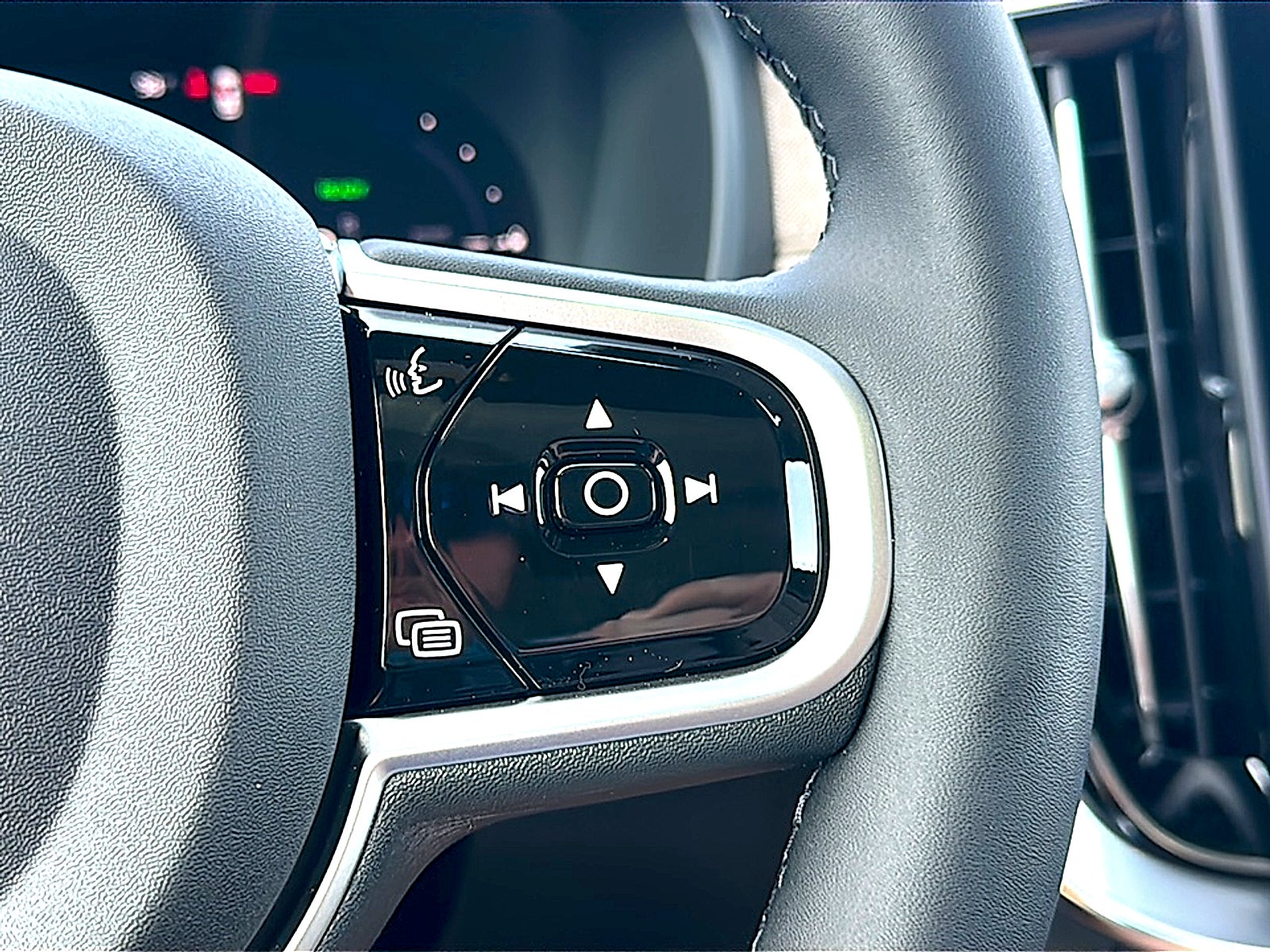 2026 Volvo XC90 Plug-In Hybrid Plus, T8 AWD, Electric/Gasoline, Bright, 7 Seats