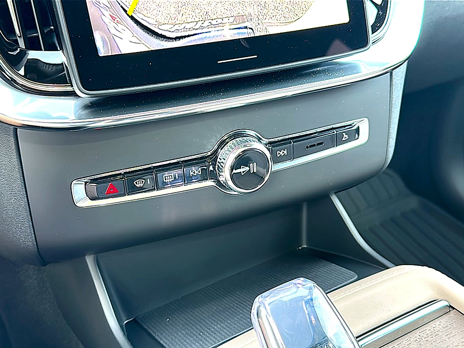 2026 Volvo XC90 Plug-In Hybrid Plus, T8 AWD, Electric/Gasoline, Bright, 7 Seats