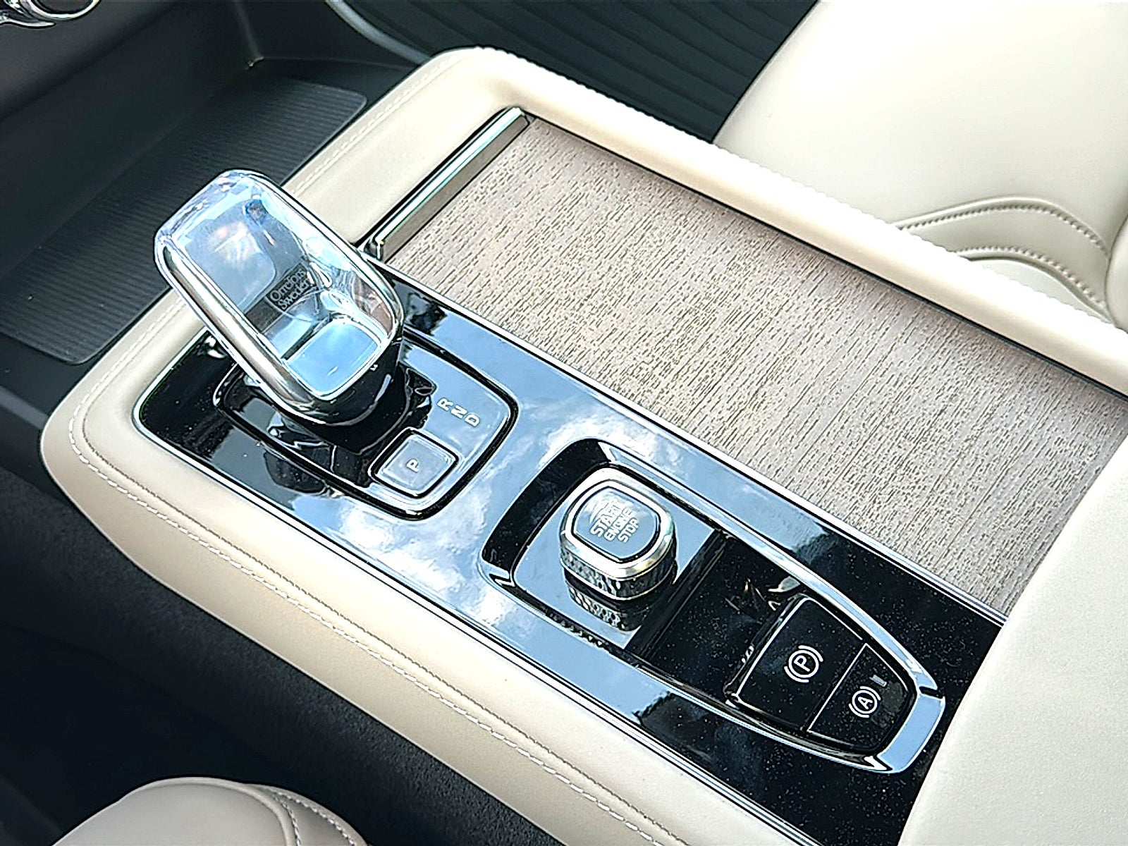 2026 Volvo XC90 Plug-In Hybrid Plus, T8 AWD, Electric/Gasoline, Bright, 7 Seats