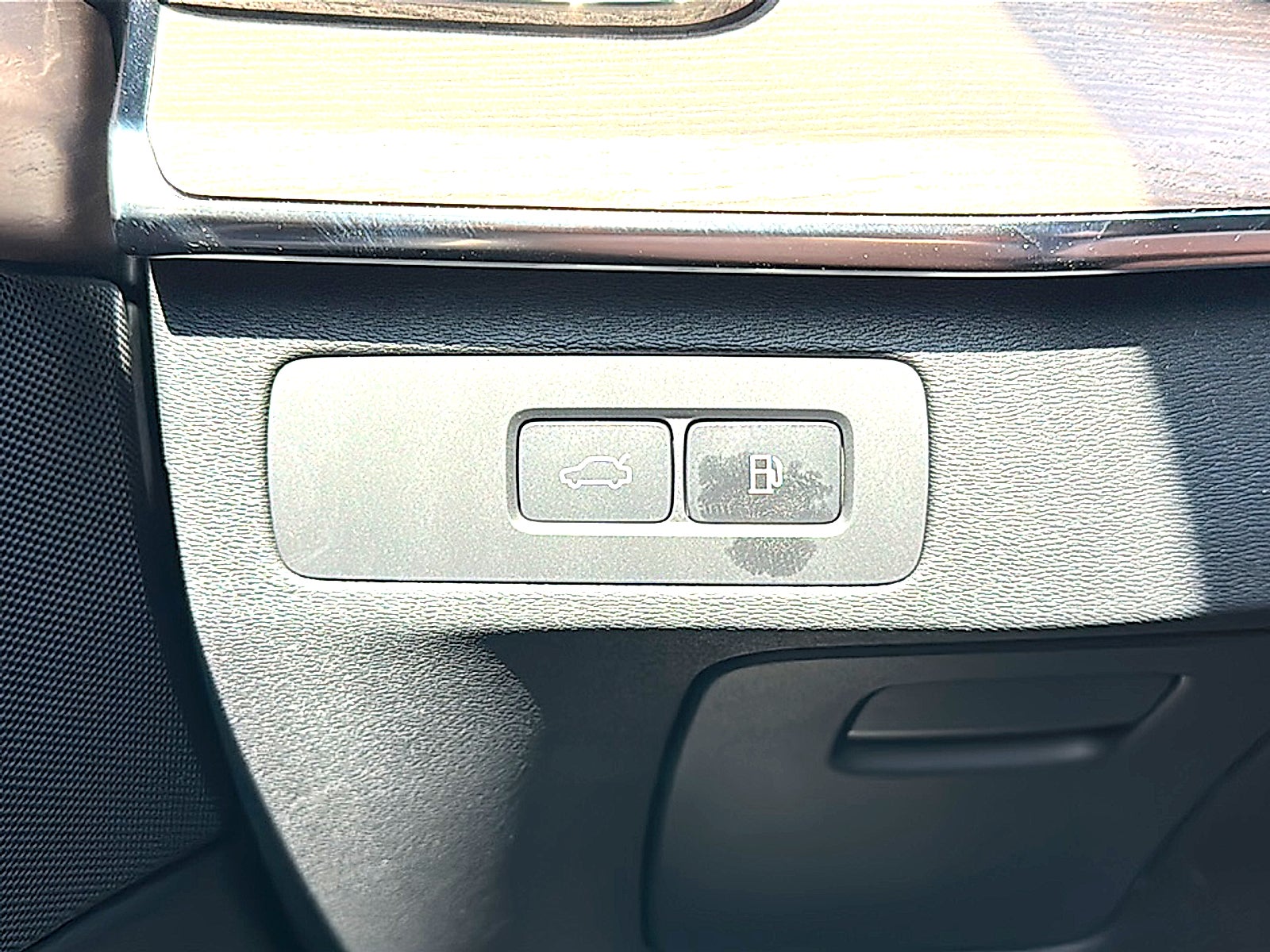 2026 Volvo XC90 Plug-In Hybrid Plus, T8 AWD, Electric/Gasoline, Bright, 7 Seats