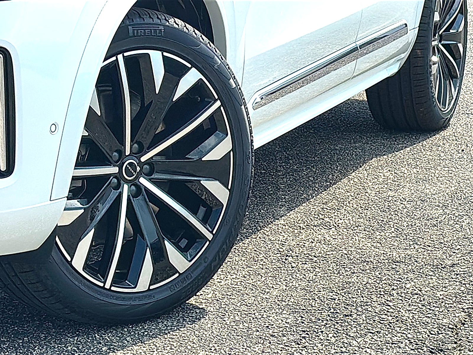 2026 Volvo XC90 Plug-In Hybrid Plus, T8 AWD, Electric/Gasoline, Bright, 7 Seats