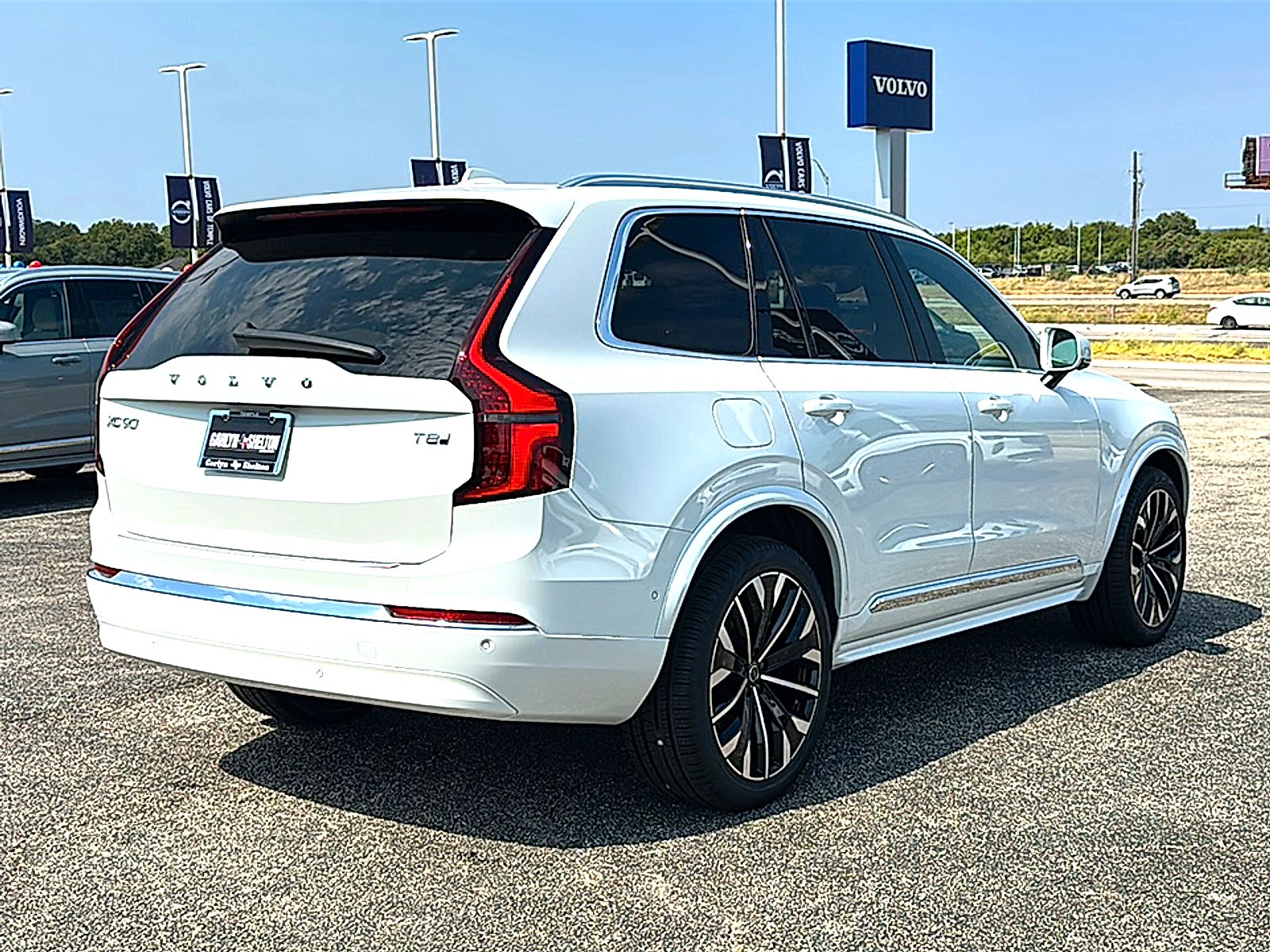 2026 Volvo XC90 Plug-In Hybrid Plus, T8 AWD, Electric/Gasoline, Bright, 7 Seats