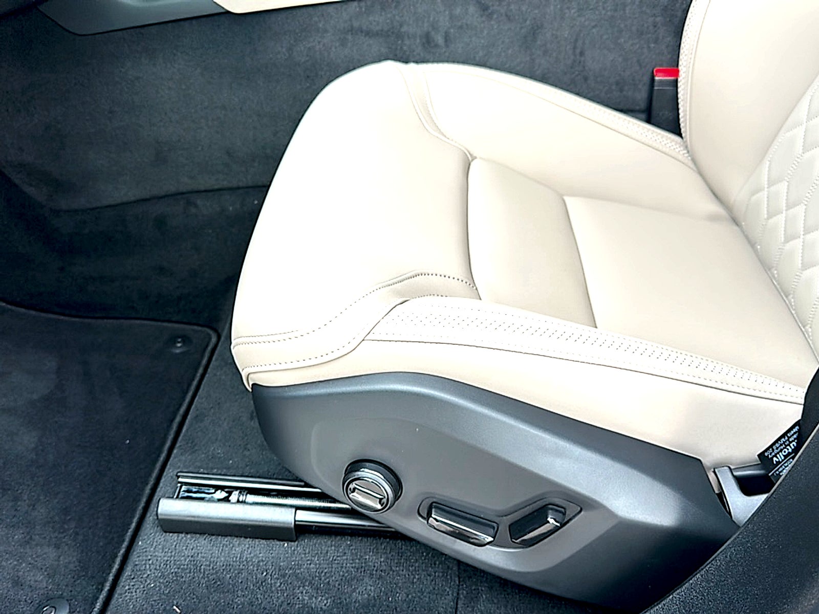 2026 Volvo XC90 Plug-In Hybrid Plus, T8 AWD, Electric/Gasoline, Bright, 7 Seats