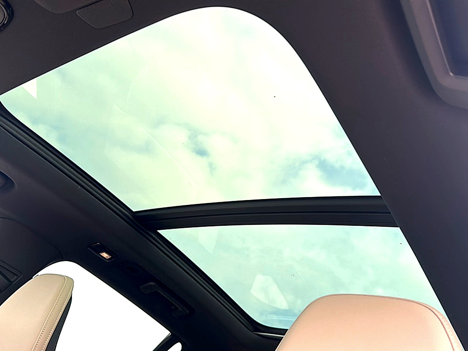 2026 Volvo XC90 Plug-In Hybrid Plus, T8 AWD, Electric/Gasoline, Bright, 7 Seats
